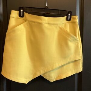 BCBG lemon green skirt 
Size S
NWT, never worn